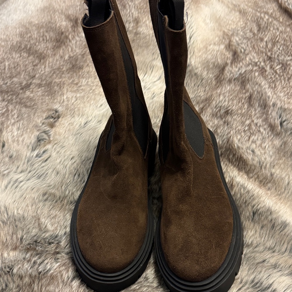 Steve Madden suede boots in brown size 11